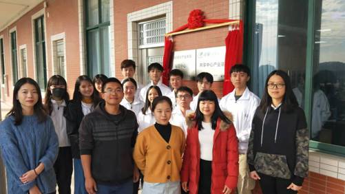 说明:C:\Documents and Settings\Administrator\桌面\中小企业CFO创新班参访华商云会计产业学院活动暨年度表彰大会圆满结束(李冠恩)\中小企业CFO创新班参访华商云会计产业学院活动暨年度表彰大会圆满结束(李冠恩)\参观产业学院1.jpg